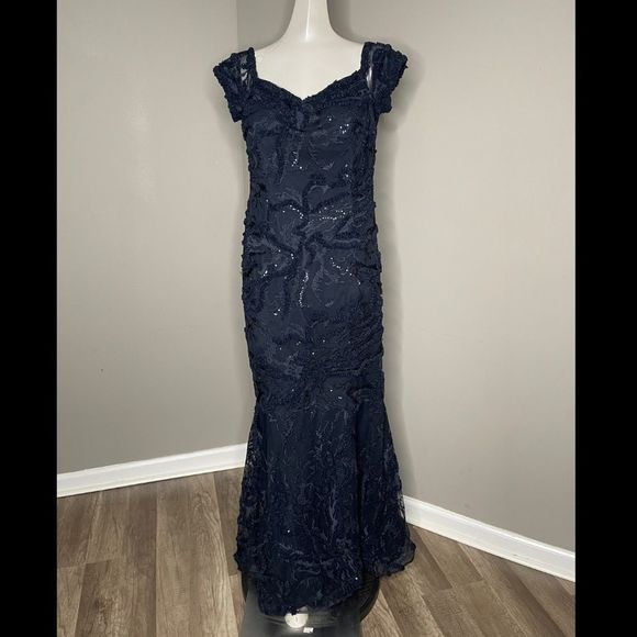 Teri Jon by Rickie Freeman Off-The-Shoulder Mermaid Gown US 10 $1000 - Picture 4 of 7